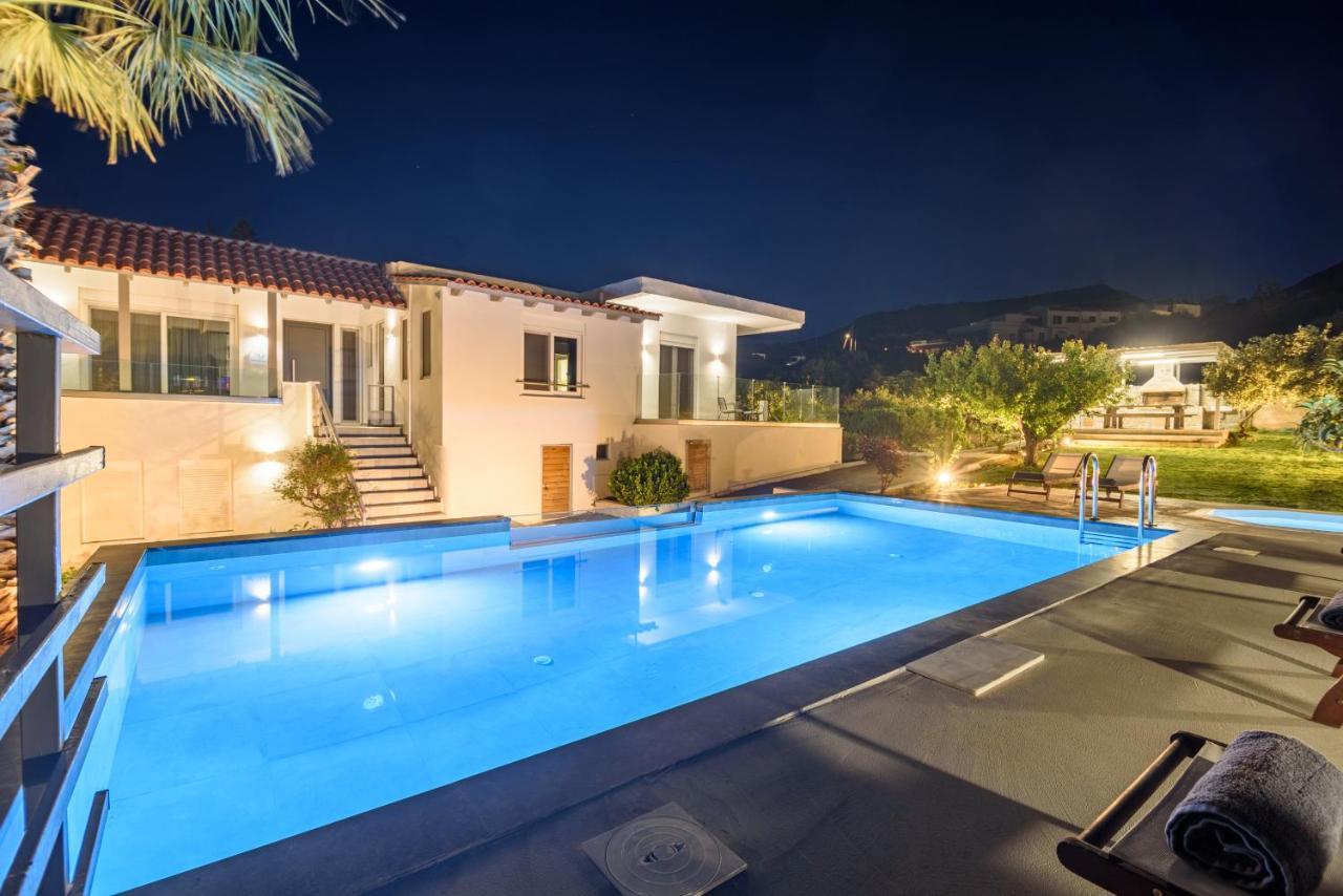 Queen'S Gem Luxury Villa - Heated Jacuzzi & Pool Limenas Chersonisou Exterior foto