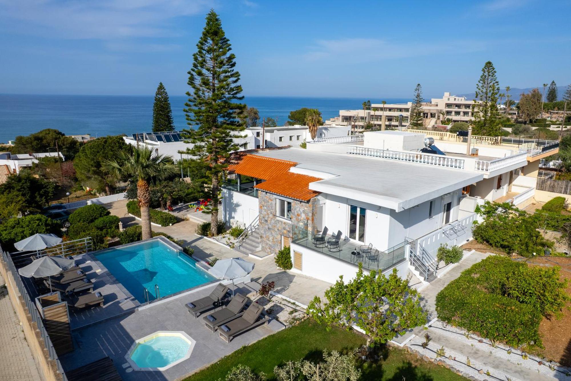 Queen'S Gem Luxury Villa - Heated Jacuzzi & Pool Limenas Chersonisou Exterior foto