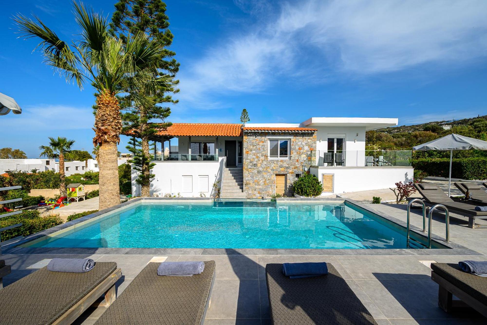 Queen'S Gem Luxury Villa - Heated Jacuzzi & Pool Limenas Chersonisou Exterior foto