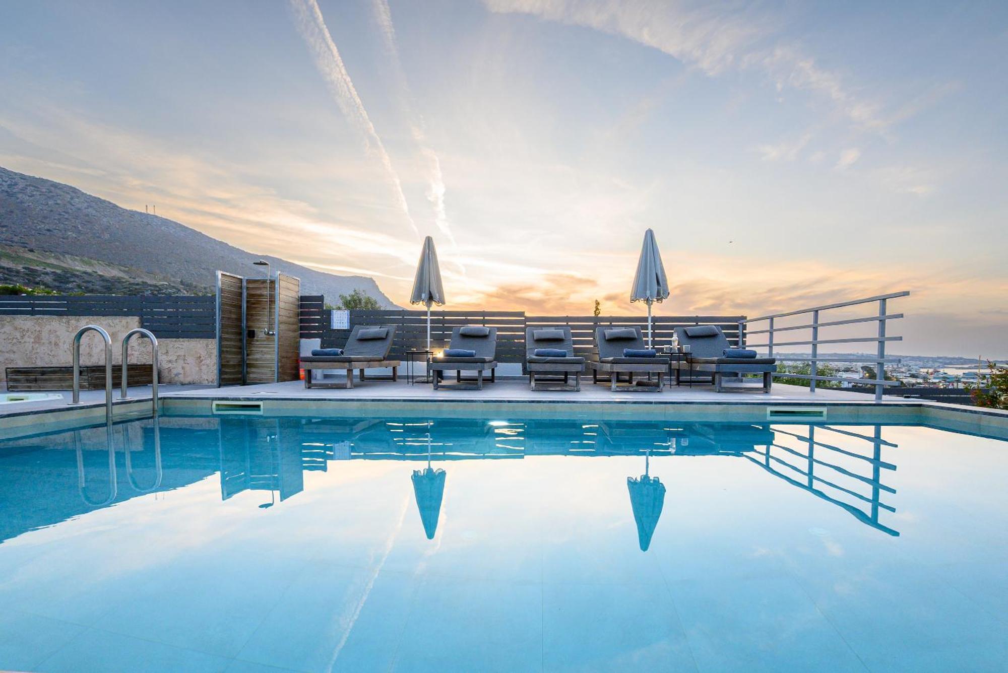 Queen'S Gem Luxury Villa - Heated Jacuzzi & Pool Limenas Chersonisou Exterior foto
